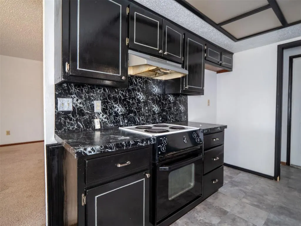 Photo 19 — 1216 Glenwood Drive, Moore, OK 73160