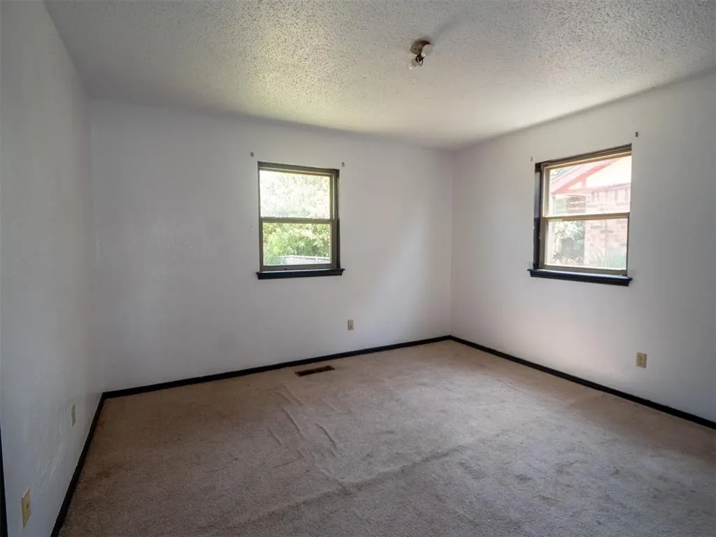 Photo 37 — 1216 Glenwood Drive, Moore, OK 73160