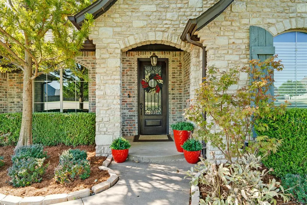 Front exterior — 800 Tacoma Bridge Court, Edmond, OK 73034