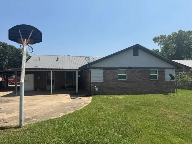 Photo 4 — 1023 Meadowbrook Lane, Prague, OK 74864