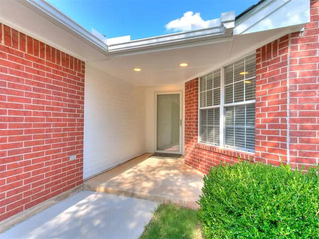 Photo 5 — 1305 Melisa Drive, Norman, OK 73071