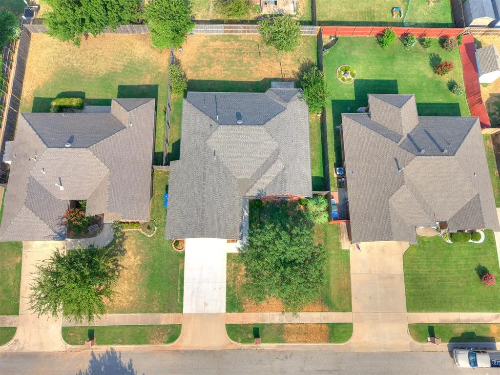 Photo 8 — 1305 Melisa Drive, Norman, OK 73071