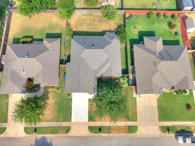 Photo 8 — 1305 Melisa Drive, Norman, OK 73071