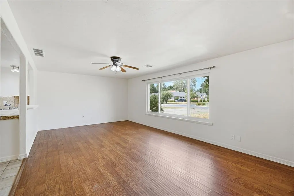 Photo 9 — 1731 N Hudson Street, Altus, OK 73521