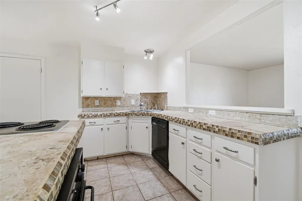 Photo 14 — 1731 N Hudson Street, Altus, OK 73521