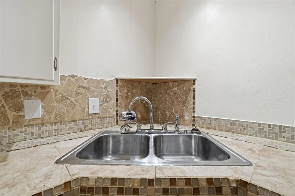 Photo 16 — 1731 N Hudson Street, Altus, OK 73521