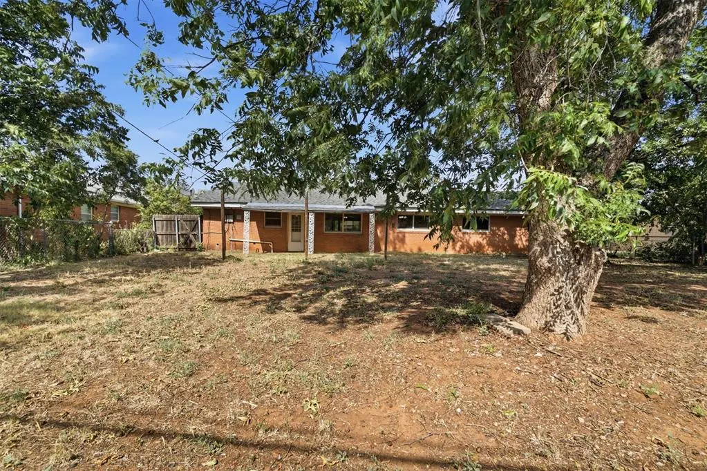 Photo 37 — 1731 N Hudson Street, Altus, OK 73521