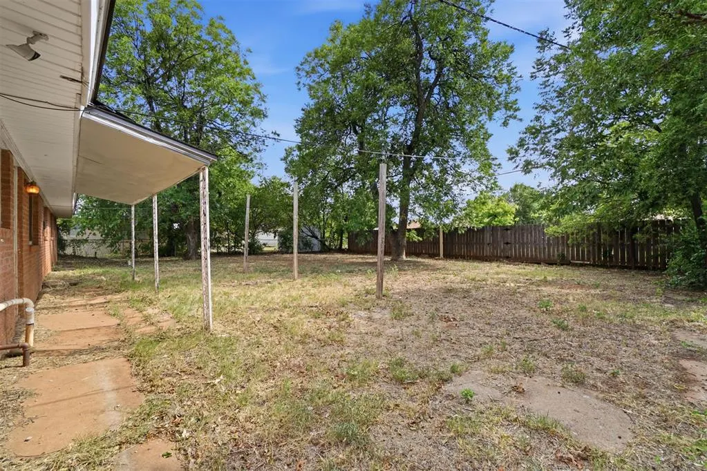 Photo 41 — 1731 N Hudson Street, Altus, OK 73521
