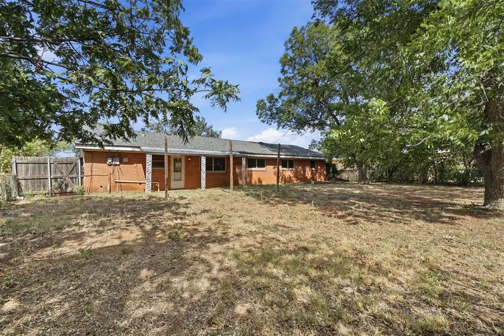 Photo 42 — 1731 N Hudson Street, Altus, OK 73521
