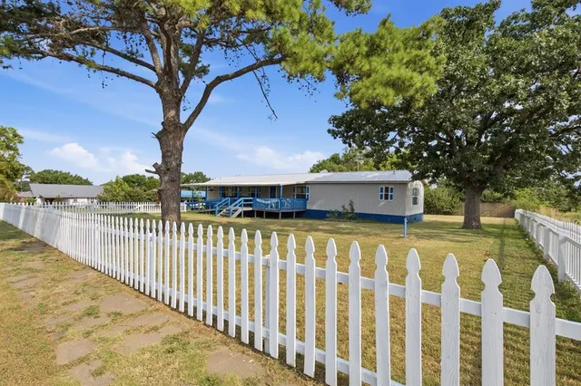 Photo 4 — 316 1st Street, Wanette, OK 74878