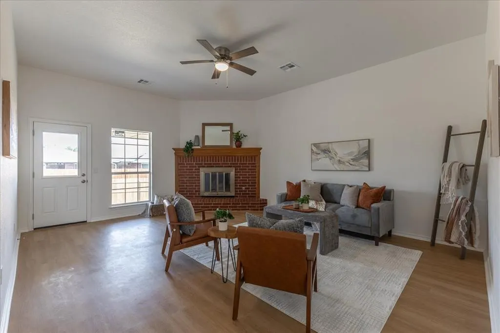 Photo 7 — 8901 Woodbend Drive, Oklahoma City, OK 73135