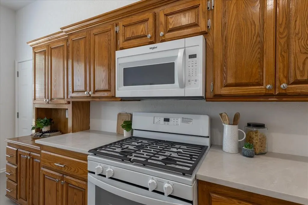 Photo 9 — 8901 Woodbend Drive, Oklahoma City, OK 73135