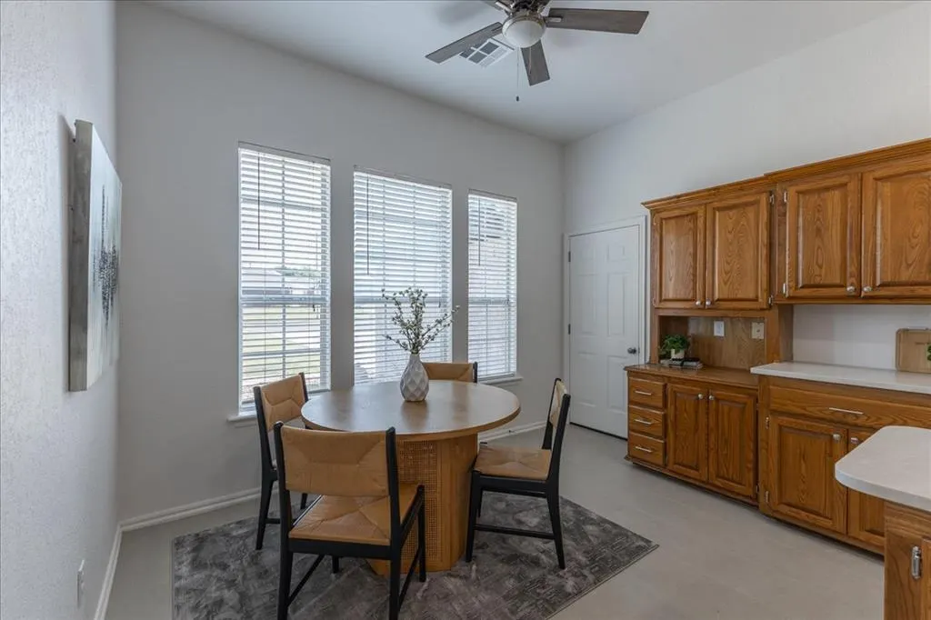 Photo 10 — 8901 Woodbend Drive, Oklahoma City, OK 73135