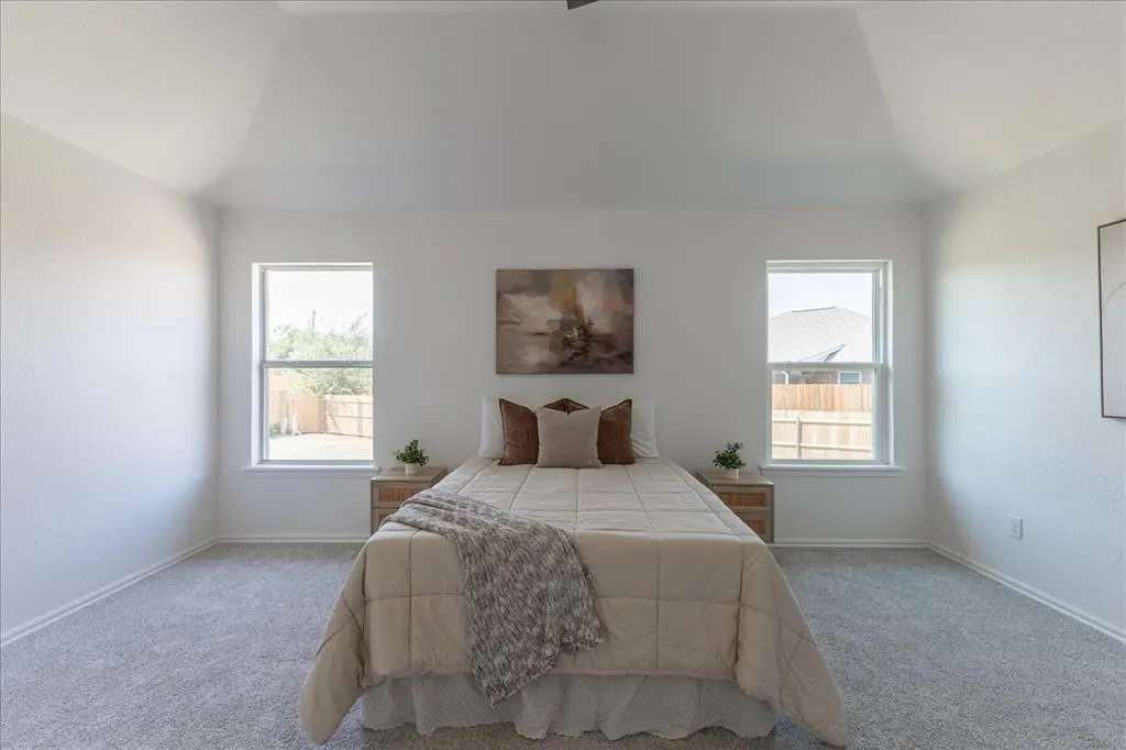Photo 12 — 8901 Woodbend Drive, Oklahoma City, OK 73135
