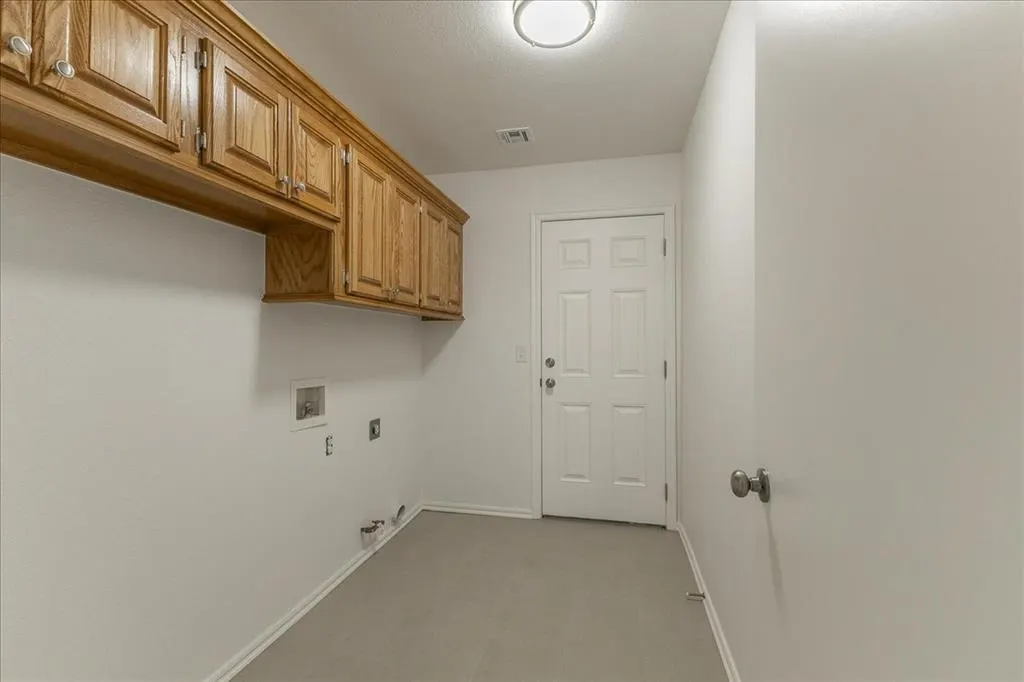 Photo 17 — 8901 Woodbend Drive, Oklahoma City, OK 73135
