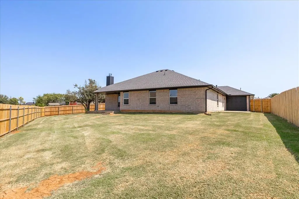 Photo 25 — 8901 Woodbend Drive, Oklahoma City, OK 73135