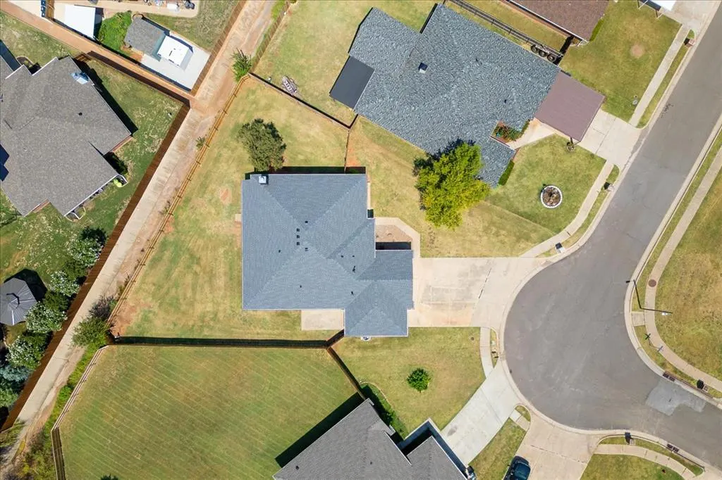 Photo 28 — 8901 Woodbend Drive, Oklahoma City, OK 73135