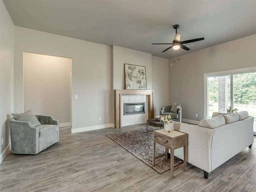 Photo 3 — 12513 Dolche Vita Drive, Yukon, OK 73099