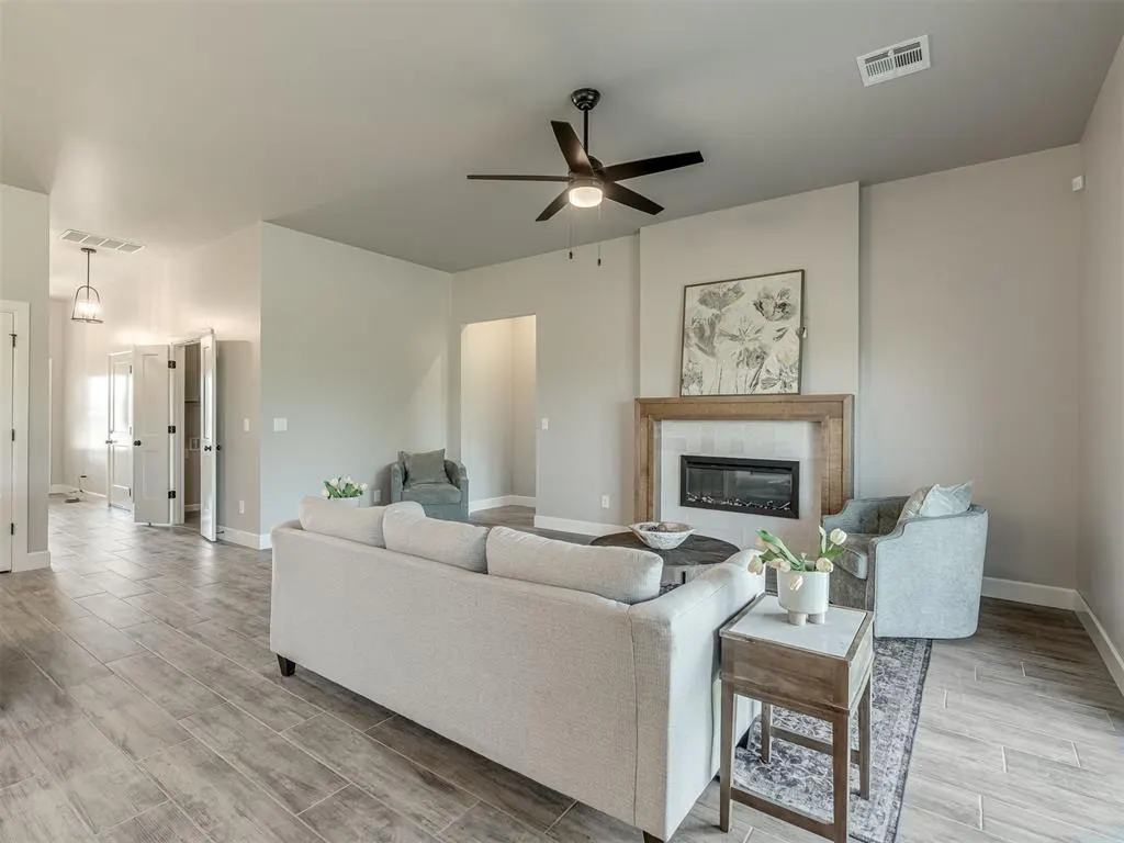 Photo 5 — 12513 Dolche Vita Drive, Yukon, OK 73099