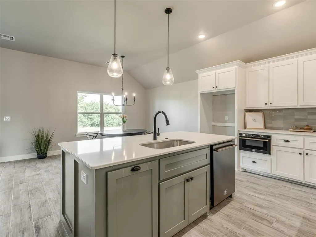 Photo 12 — 12513 Dolche Vita Drive, Yukon, OK 73099