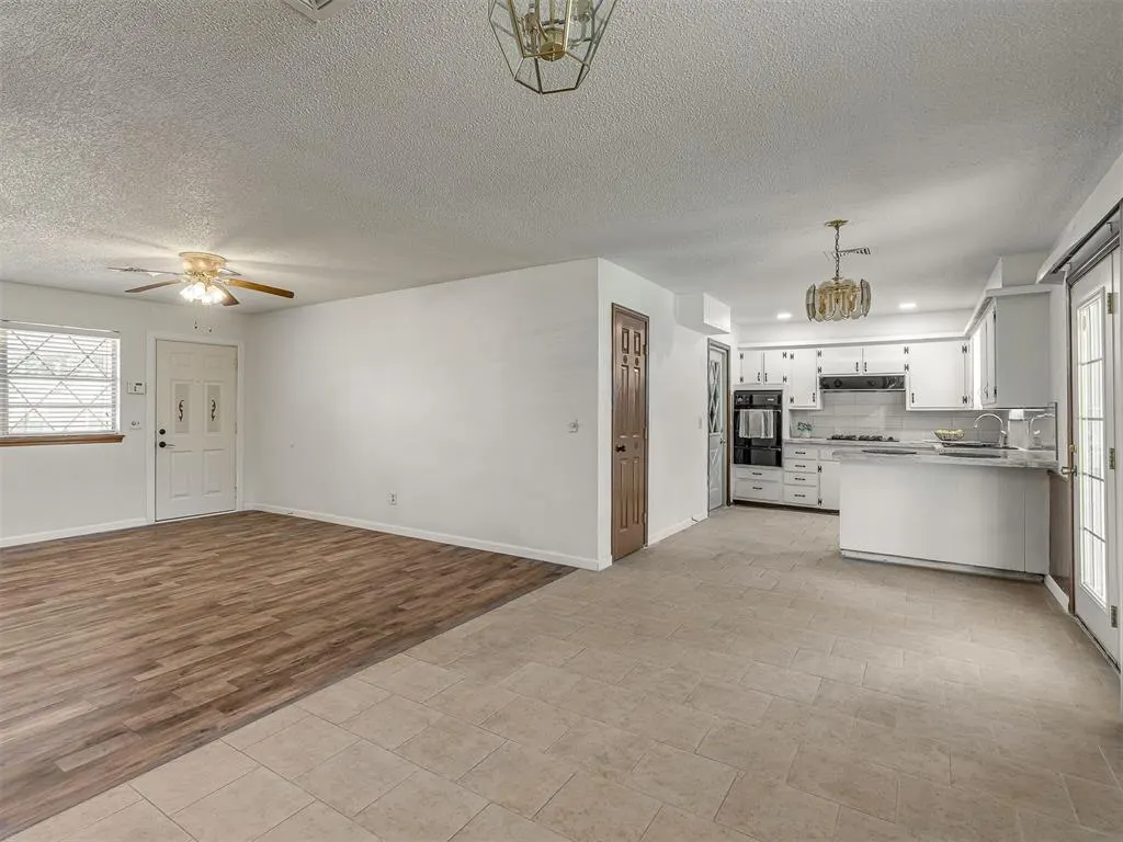 Photo 8 — 8012 S Villa Avenue, Oklahoma City, OK 73159