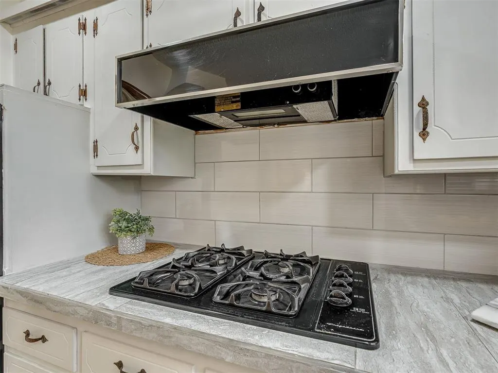 Photo 12 — 8012 S Villa Avenue, Oklahoma City, OK 73159