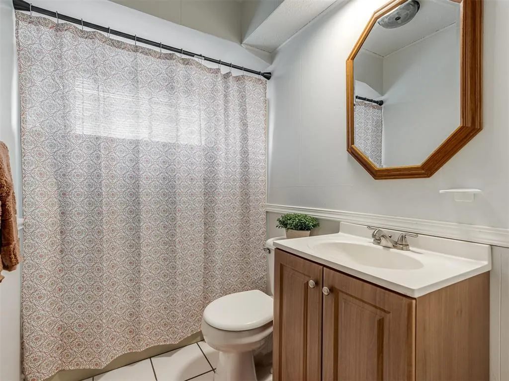 Photo 14 — 8012 S Villa Avenue, Oklahoma City, OK 73159