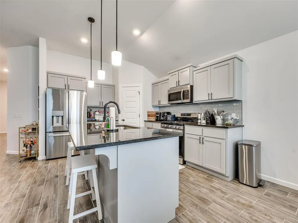 Photo 6 — 2323 Arcady Avenue, Norman, OK 73026