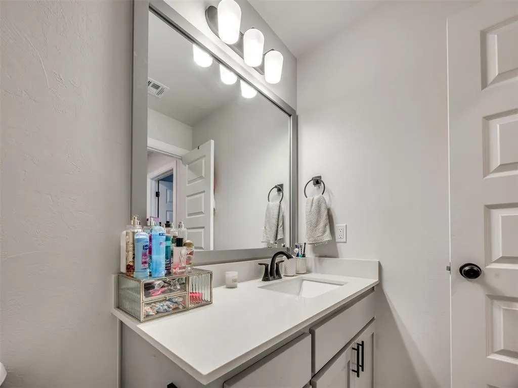 Photo 10 — 2323 Arcady Avenue, Norman, OK 73026
