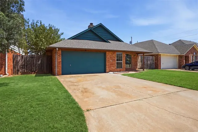 Photo 4 — 2816 Shiloh Lane, Altus, OK 73521