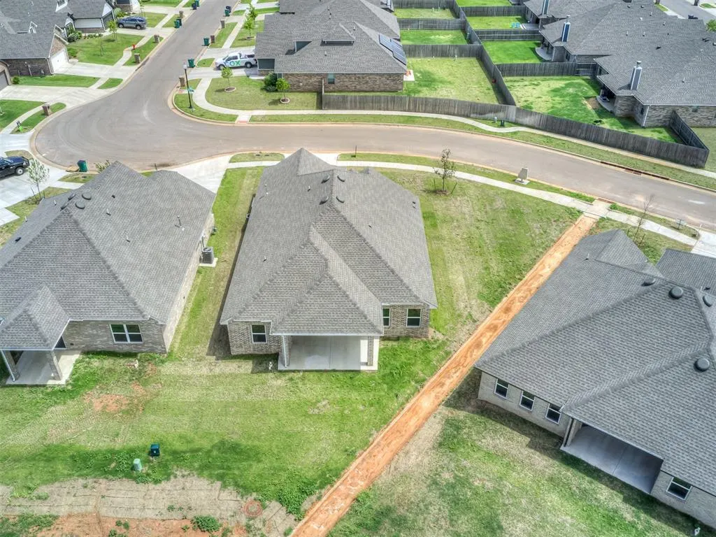 Photo 29 — 12509 Dolche Vita Drive, Yukon, OK 73099
