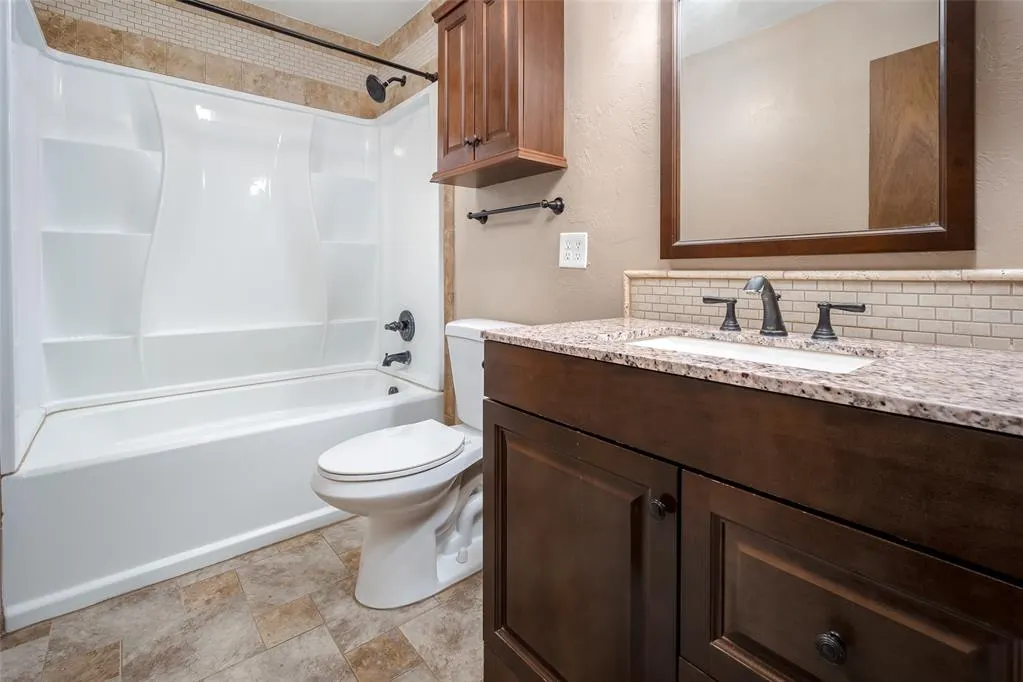 Photo 6 — 2605 Pennington Avenue, Edmond, OK 73012