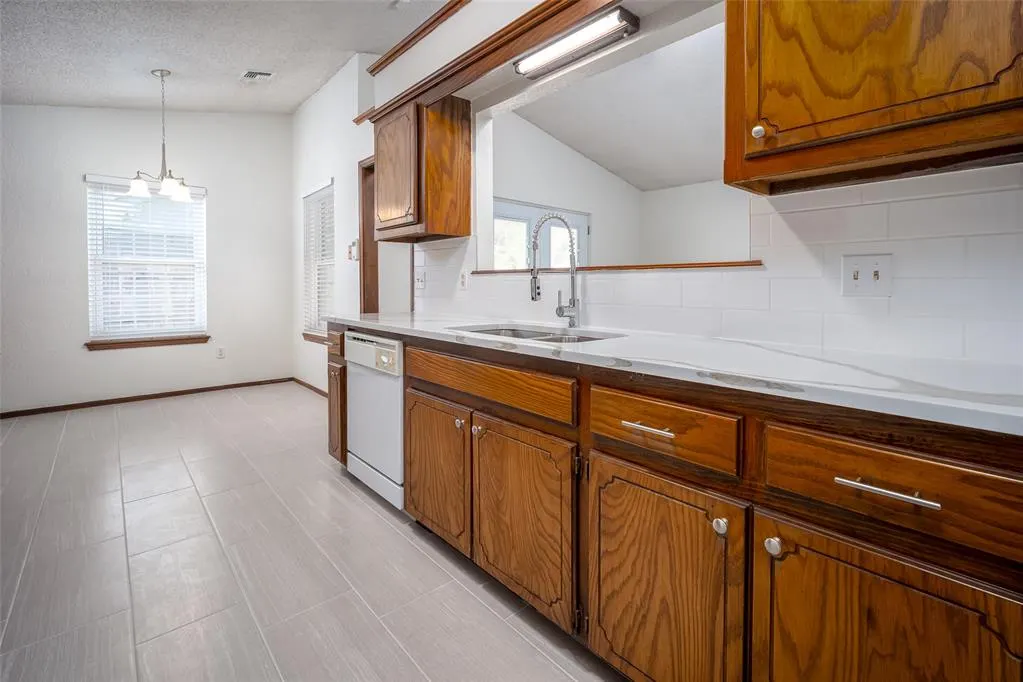Photo 13 — 2605 Pennington Avenue, Edmond, OK 73012