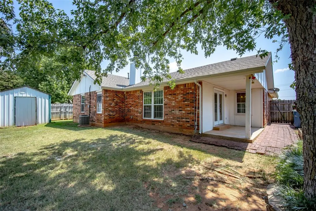 Photo 16 — 2605 Pennington Avenue, Edmond, OK 73012