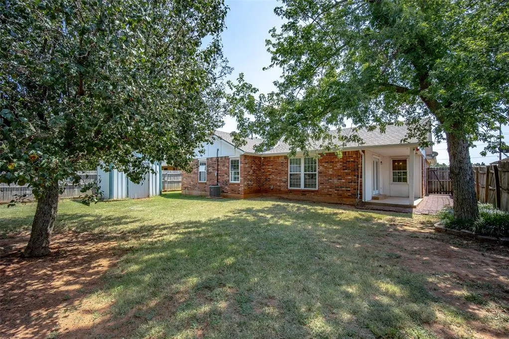 Photo 17 — 2605 Pennington Avenue, Edmond, OK 73012