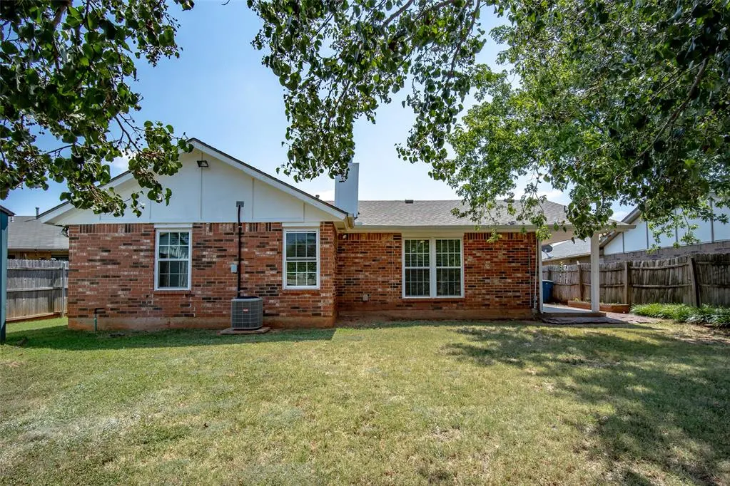 Photo 18 — 2605 Pennington Avenue, Edmond, OK 73012