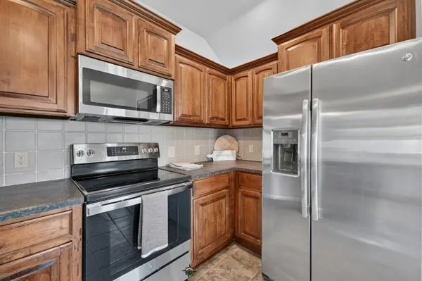 Photo 16 — 1221 W Johnathan Way, Mustang, OK 73064