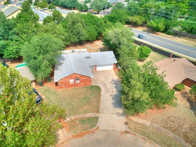 Photo 3 — 1217 Washington Street, Edmond, OK 73034