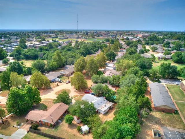 Photo 5 — 1217 Washington Street, Edmond, OK 73034
