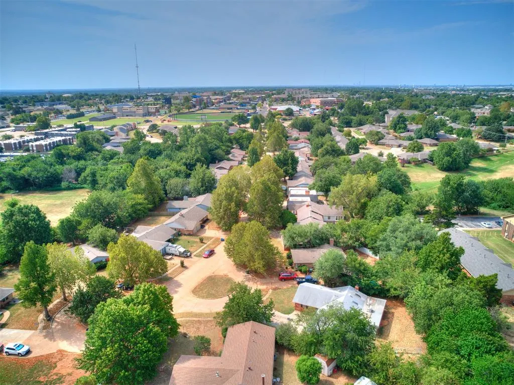 Photo 6 — 1217 Washington Street, Edmond, OK 73034