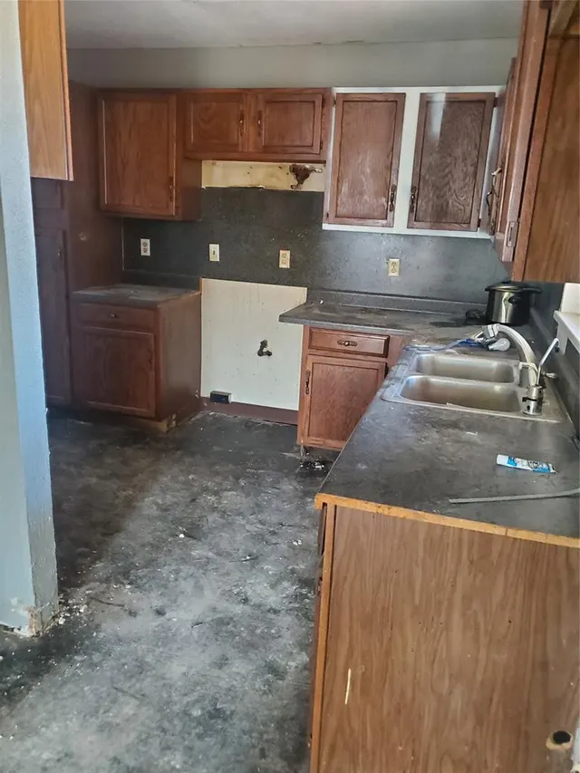 Photo 7 — 321 Pawnee Road B, Foss, OK 73647