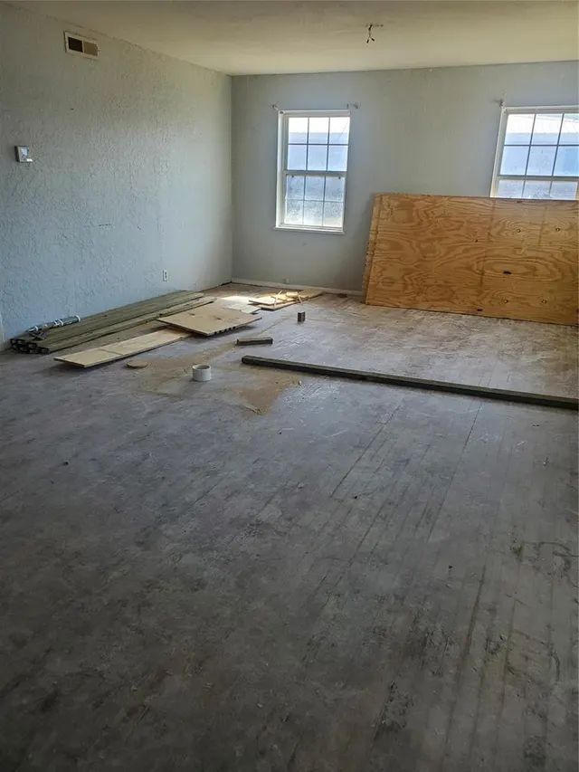 Photo 8 — 321 Pawnee Road B, Foss, OK 73647