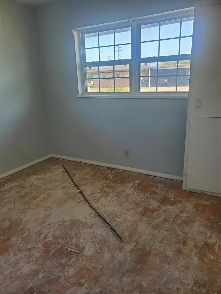 Photo 12 — 321 Pawnee Road B, Foss, OK 73647