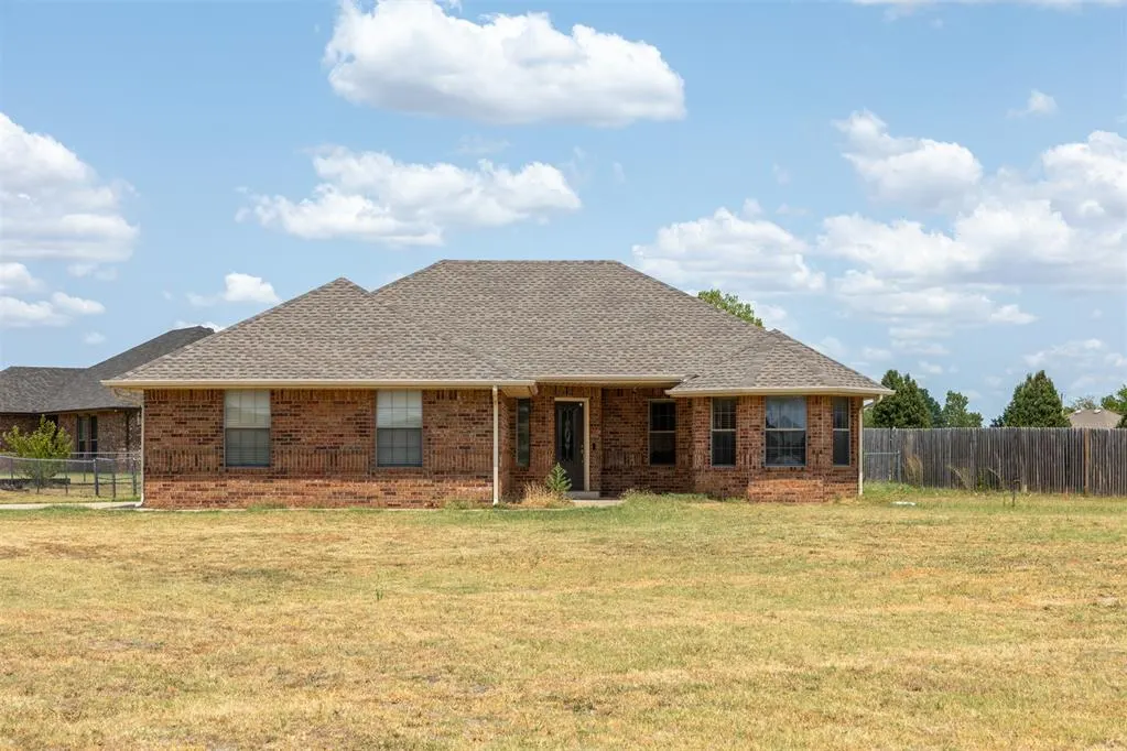 Front exterior — 893 S Cemetery Road, Tuttle, OK 73089