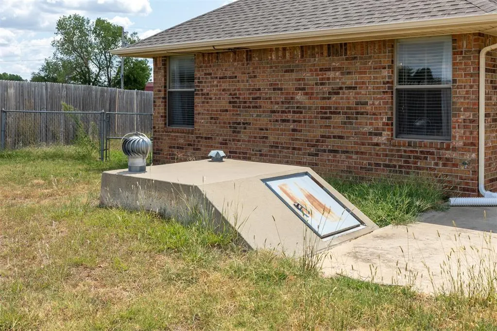 Photo 26 — 893 S Cemetery Road, Tuttle, OK 73089