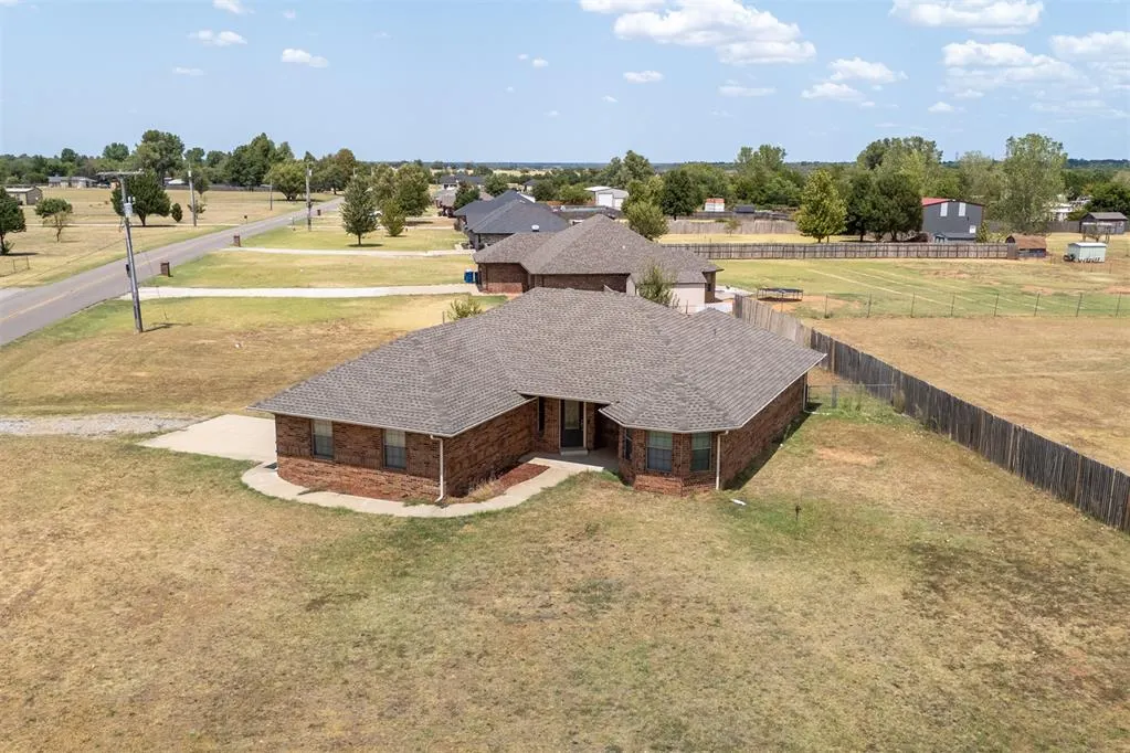 Photo 31 — 893 S Cemetery Road, Tuttle, OK 73089