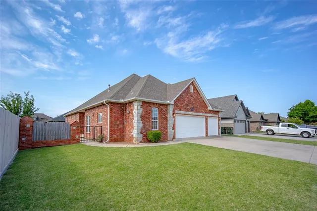 Photo 3 — 324 Shrill Street, Norman, OK 73071
