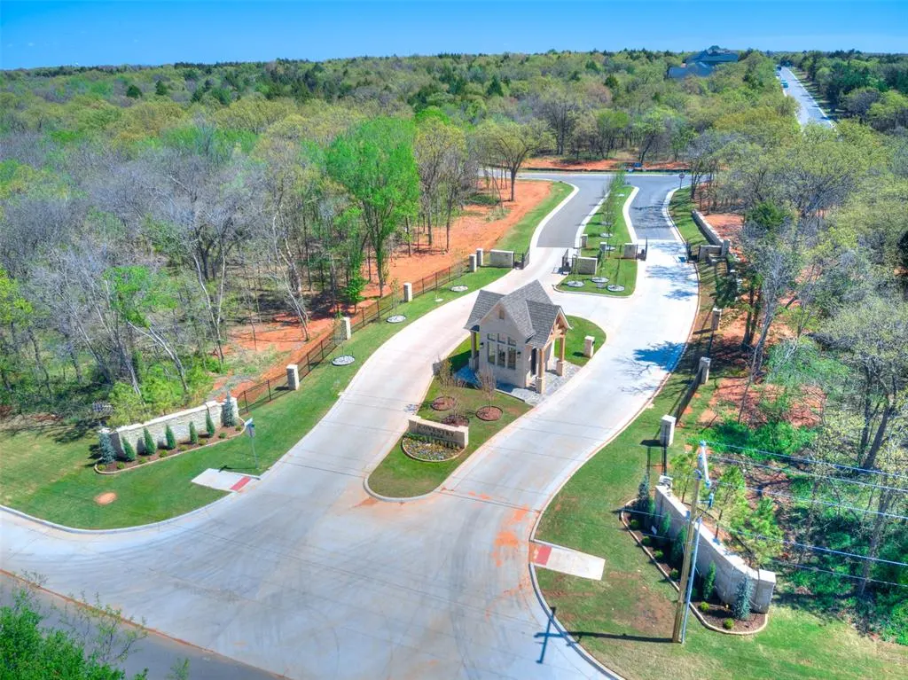 Front exterior — 13300 Pennington Way, Oklahoma City, OK 73111