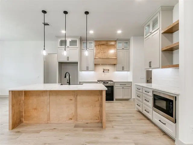 Photo 3 — 9357 Eliana Drive, Guthrie, OK 73044
