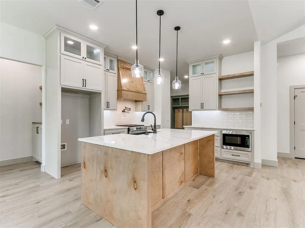 Photo 4 — 9357 Eliana Drive, Guthrie, OK 73044